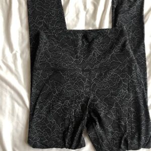 Align Pant 28” size 4 SOLD OUT!!!!!!